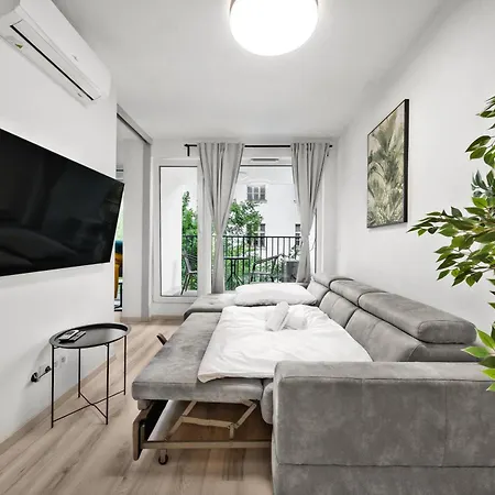 아파트 Stylish Flat - Balcony & Private Parking 브라티슬라바