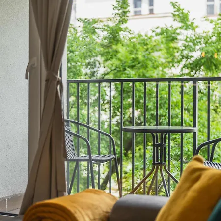 Stylish Flat - Balcony & Private Parking 아파트 브라티슬라바